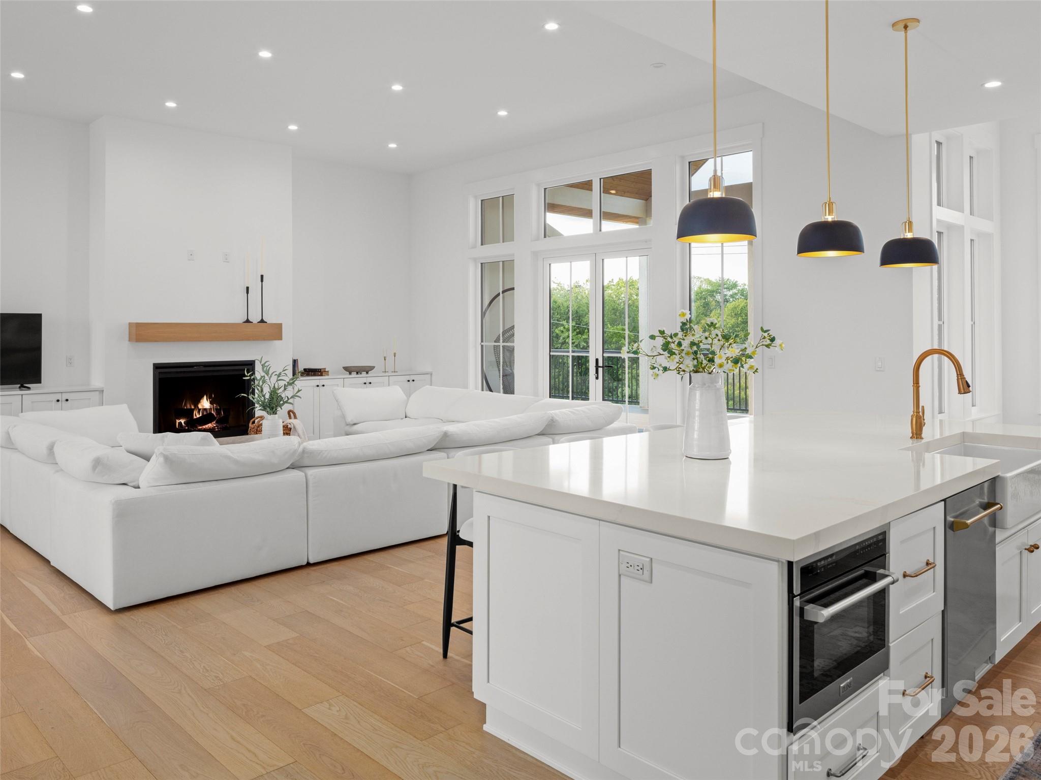 208 Majestic Ridge Road — Mills River