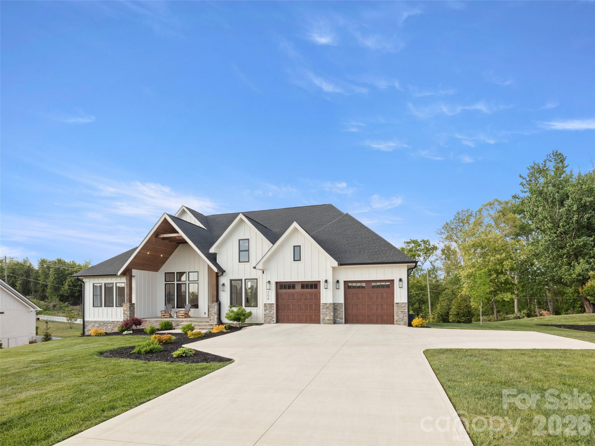 208 Majestic Ridge Road — Mills River