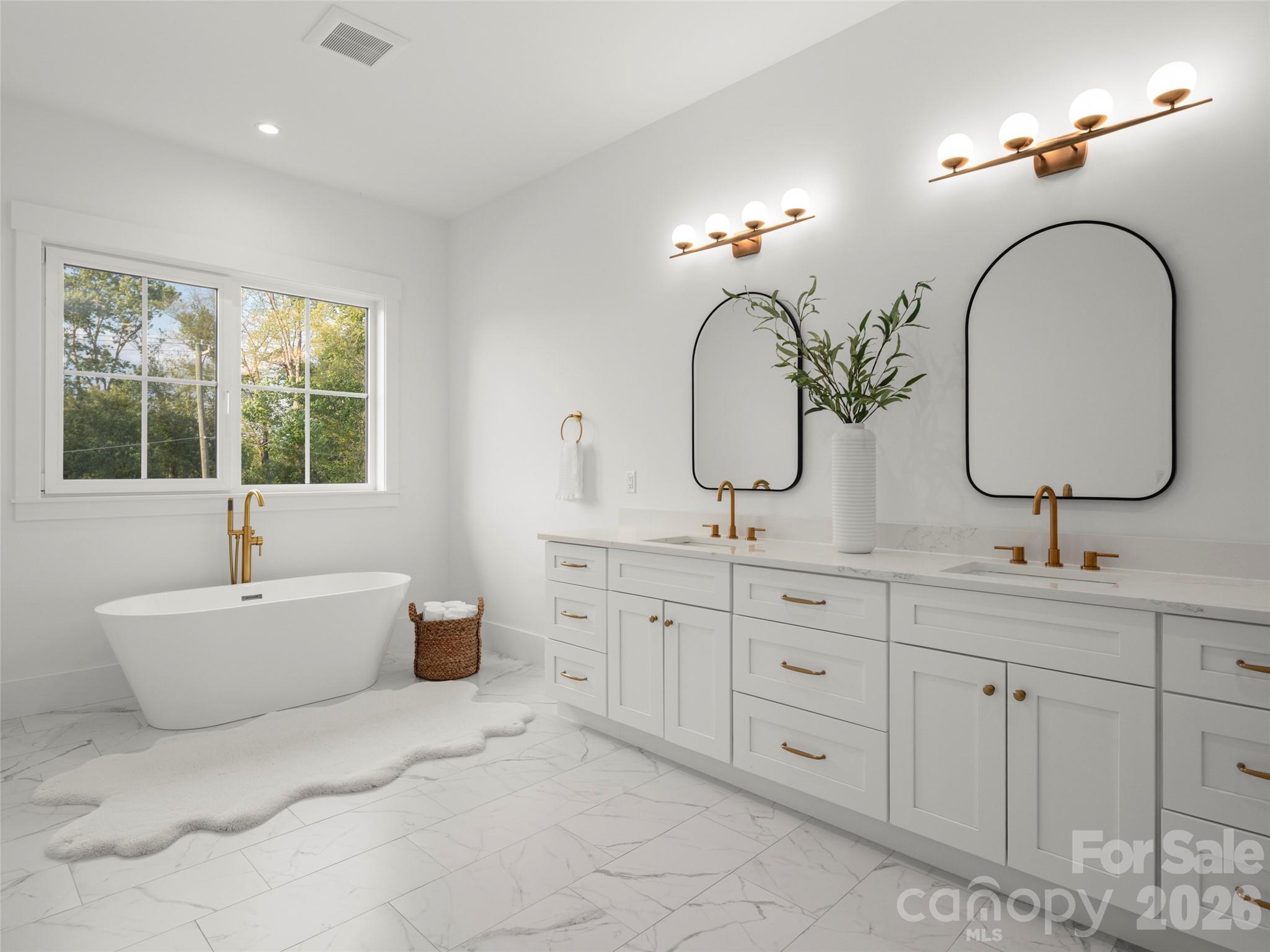 208 Majestic Ridge Road — Mills River