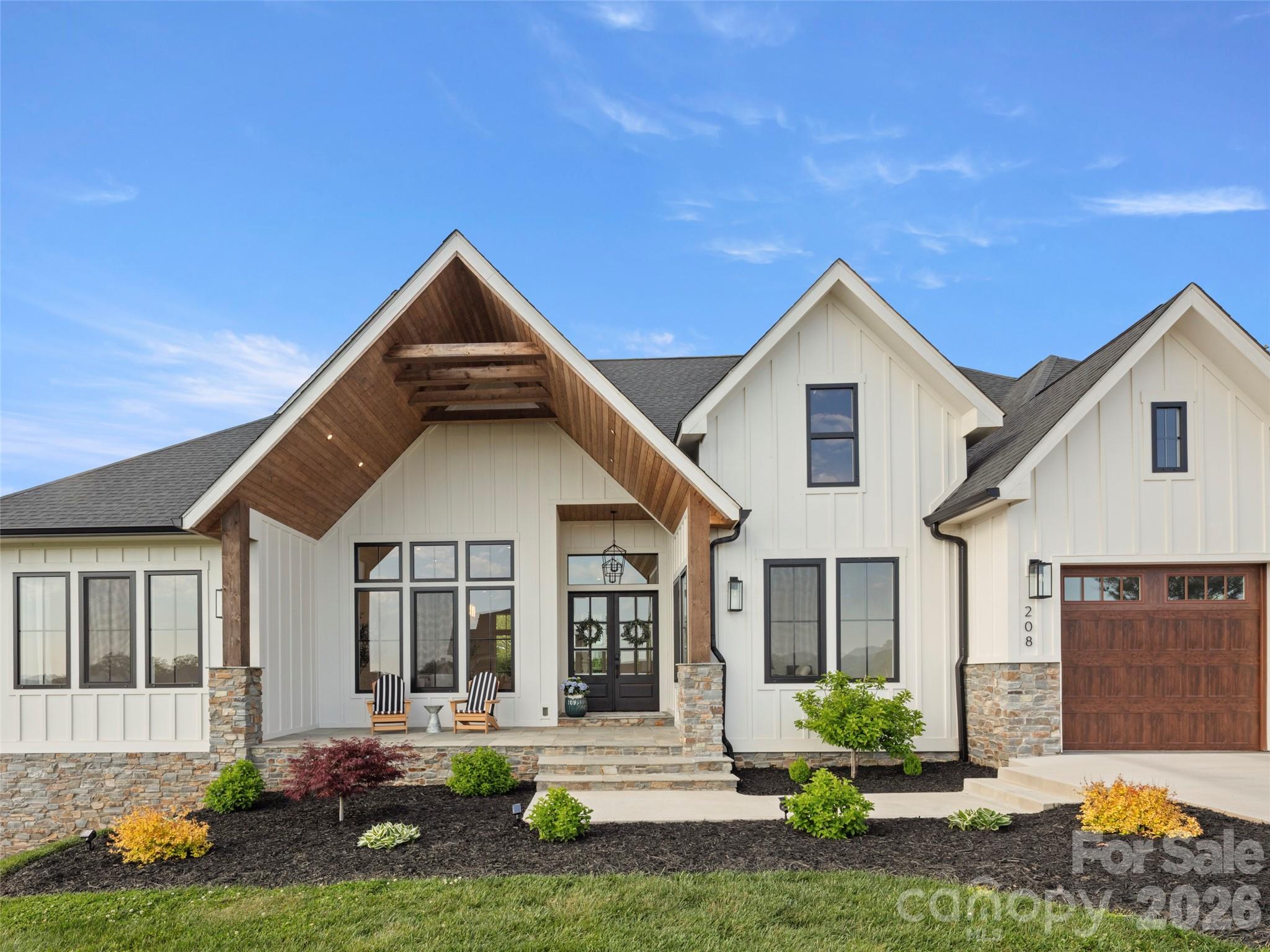 208 Majestic Ridge Road — Mills River
