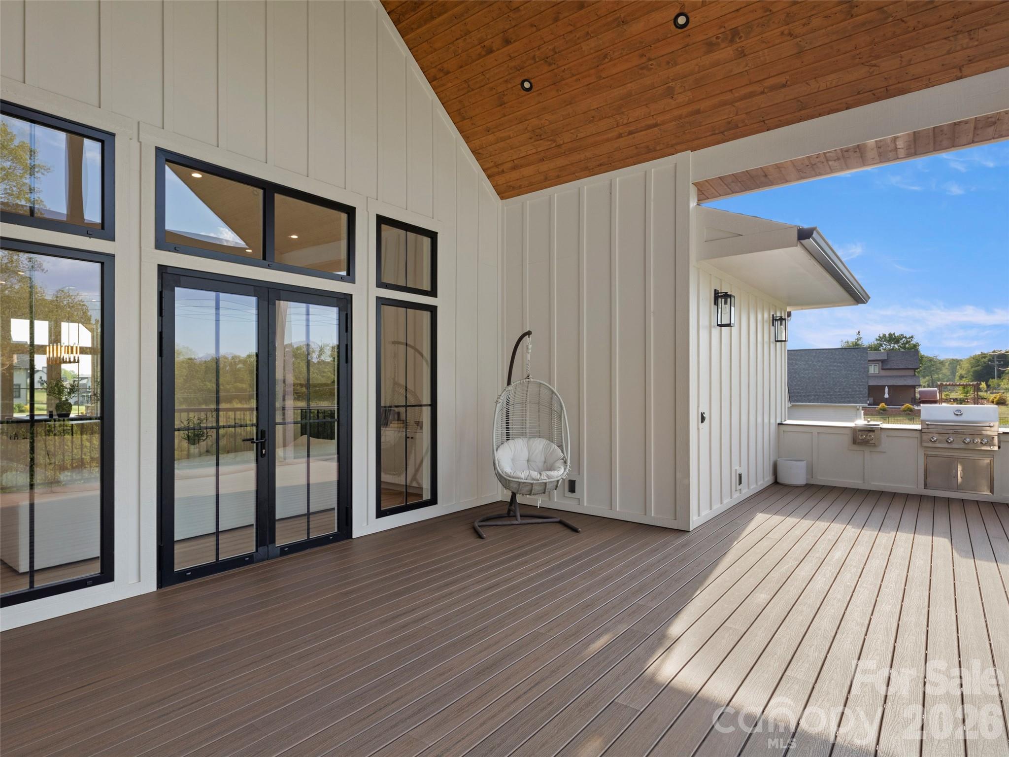 208 Majestic Ridge Road — Mills River
