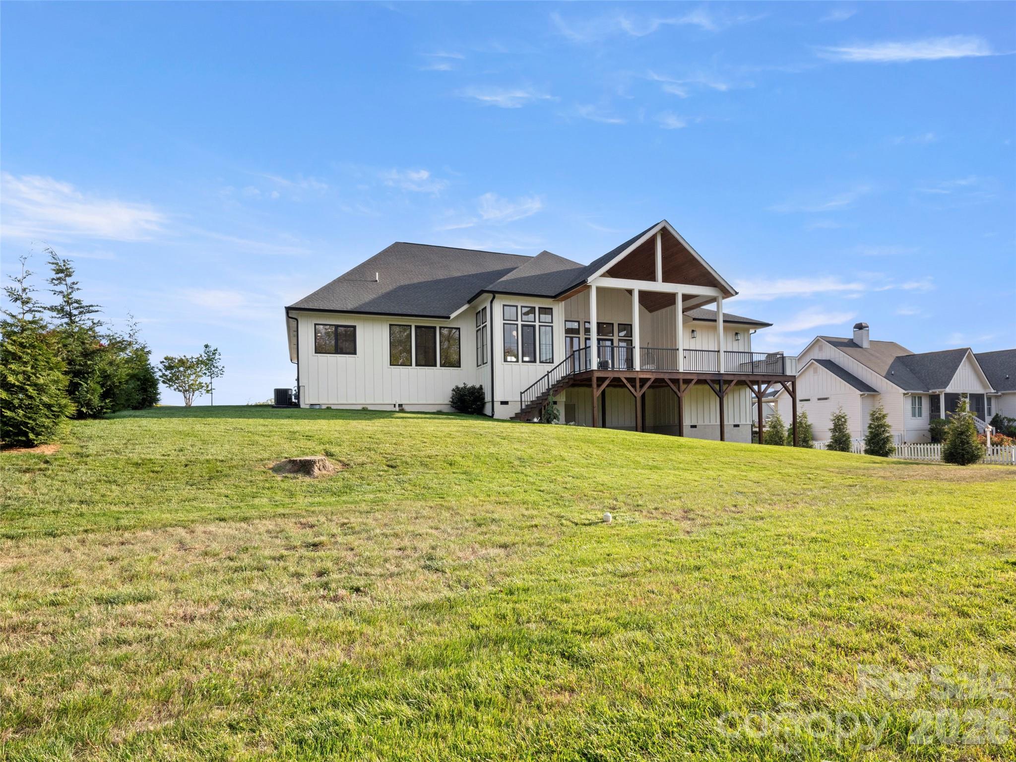 208 Majestic Ridge Road — Mills River