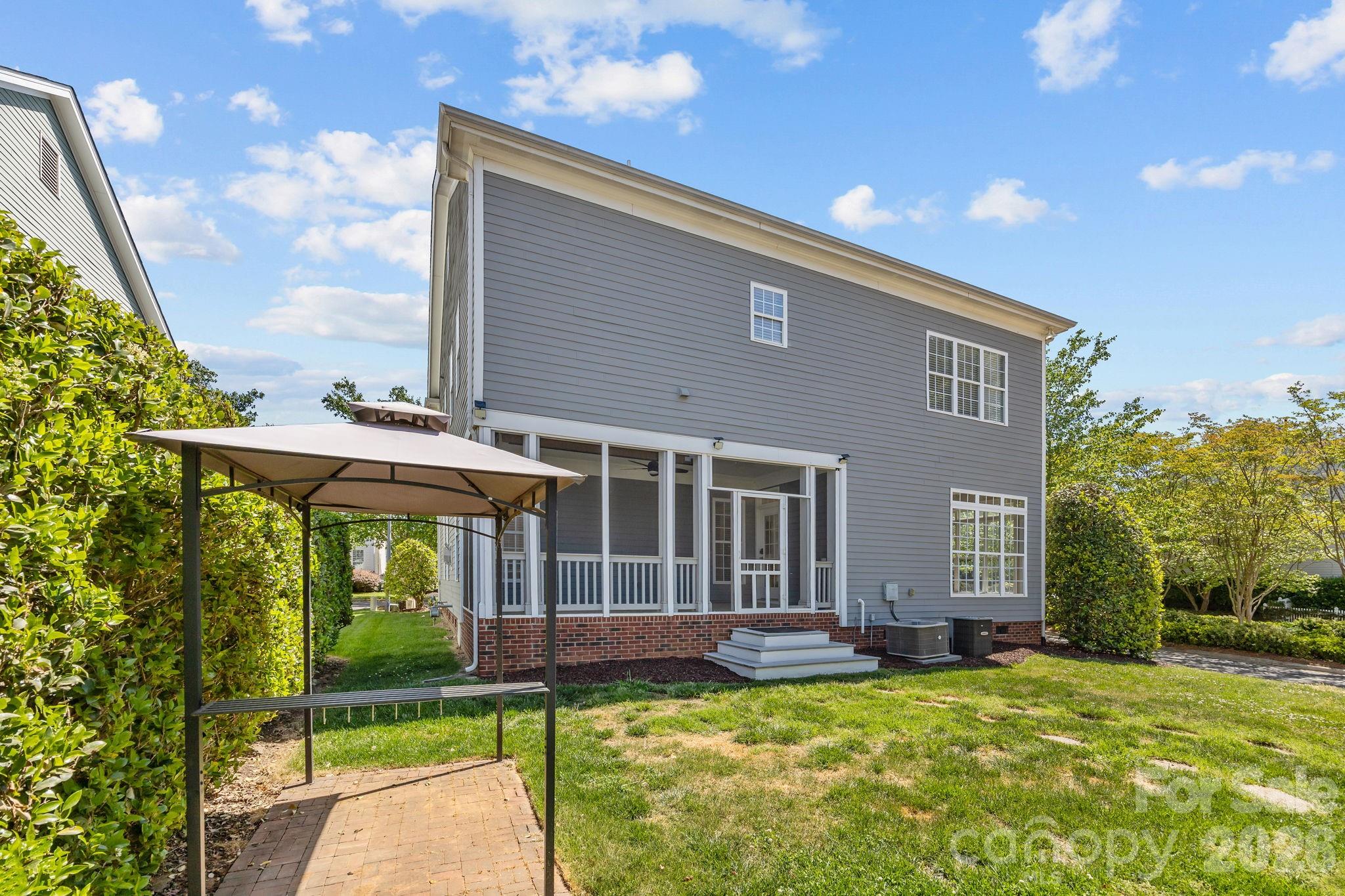 15341 Barnsbury Drive — Huntersville