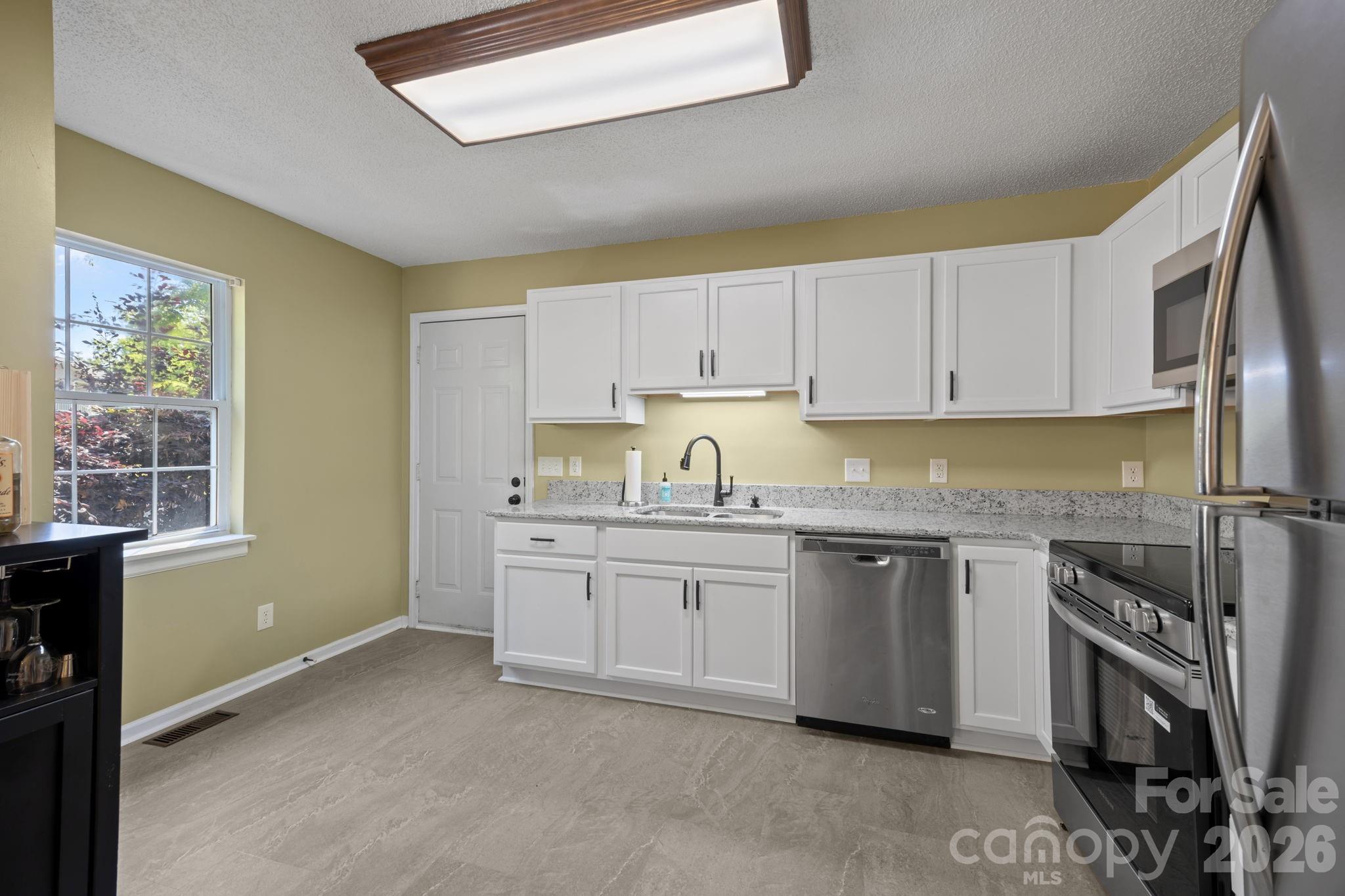 125 Mills Forest Lane — Mooresville