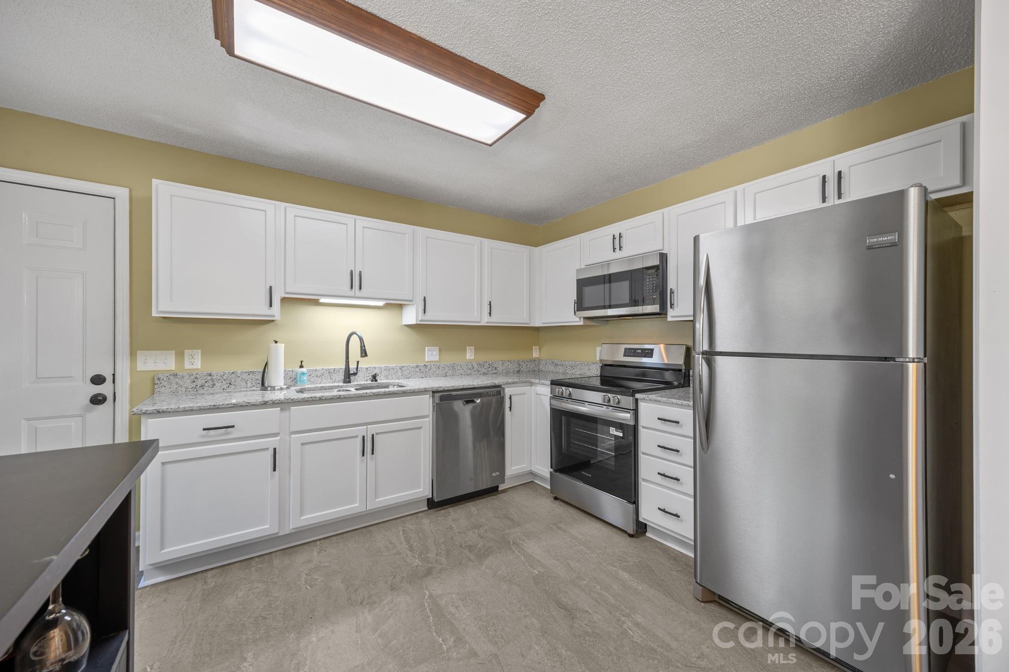 125 Mills Forest Lane — Mooresville