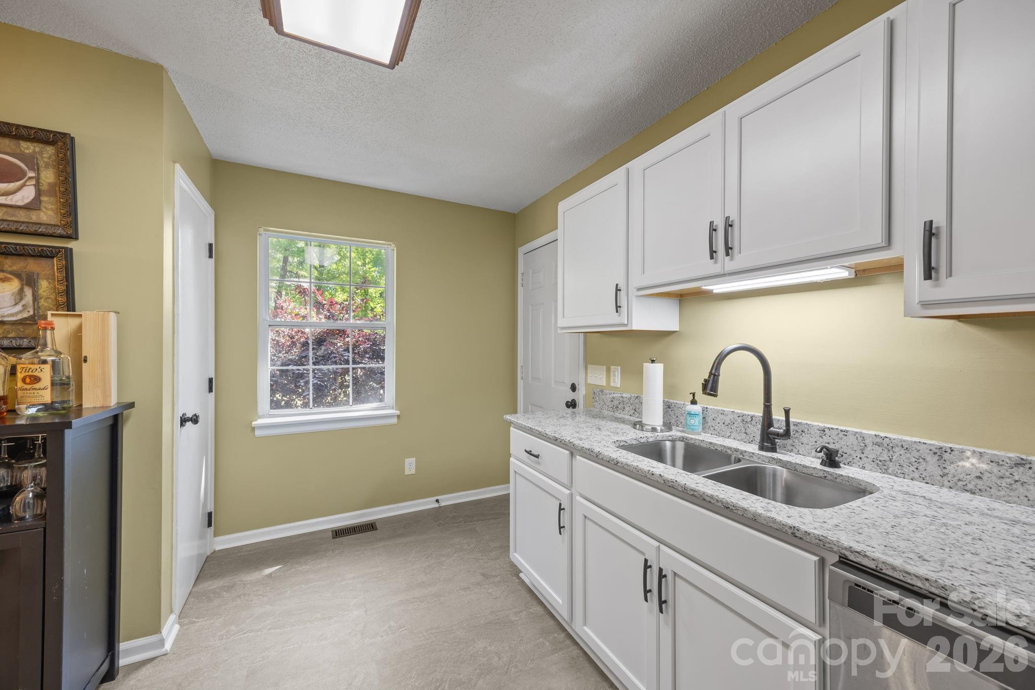 125 Mills Forest Lane — Mooresville