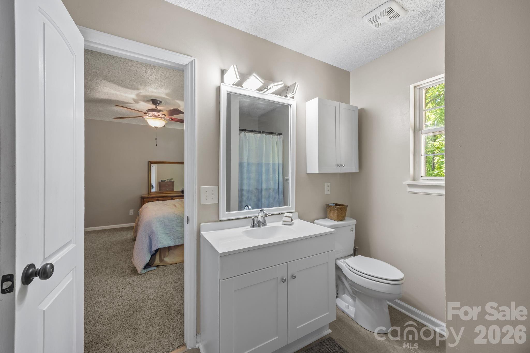 125 Mills Forest Lane — Mooresville