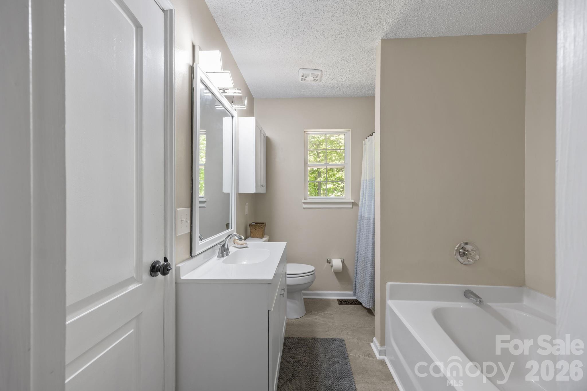 125 Mills Forest Lane — Mooresville