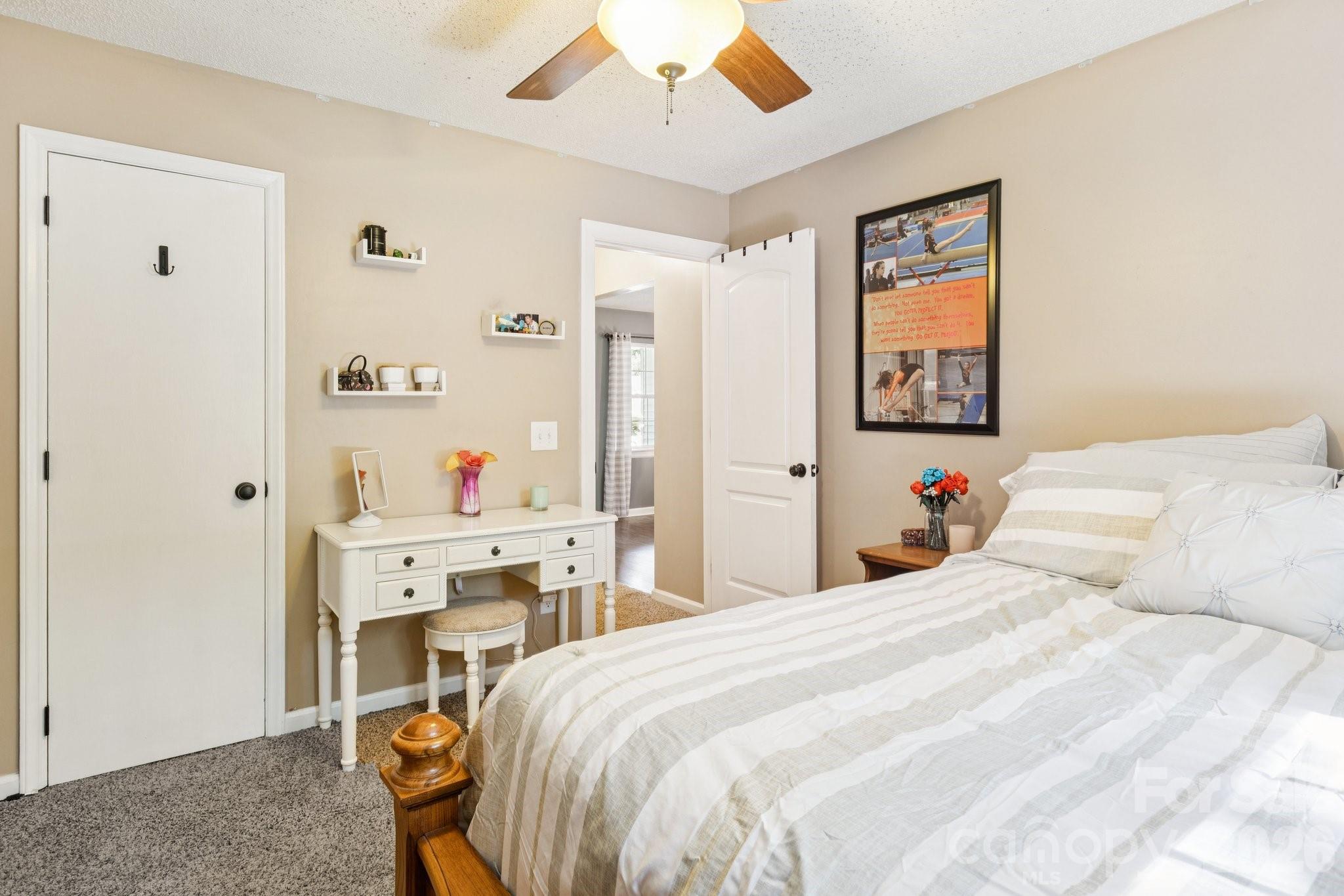 125 Mills Forest Lane — Mooresville