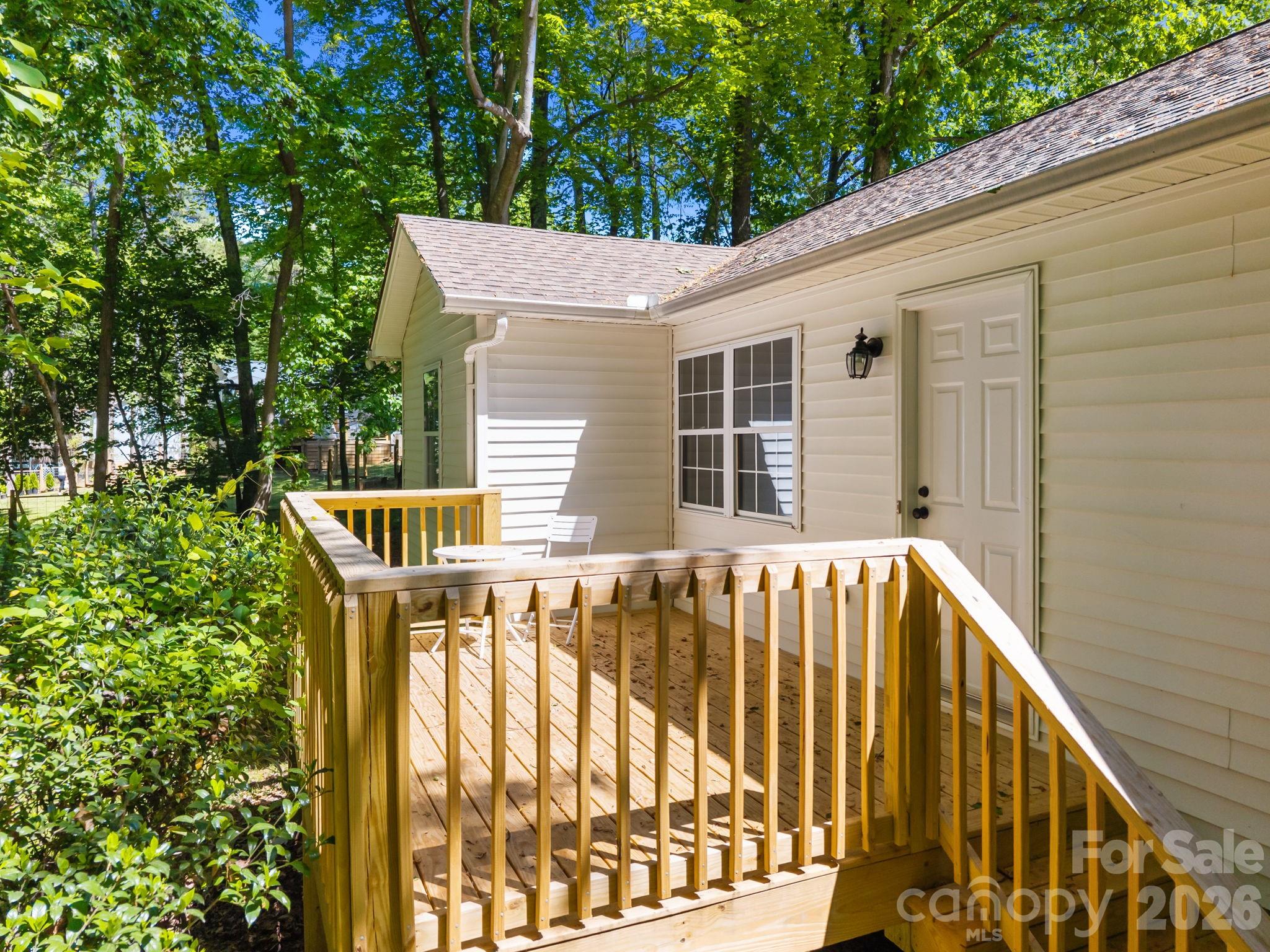 125 Mills Forest Lane — Mooresville