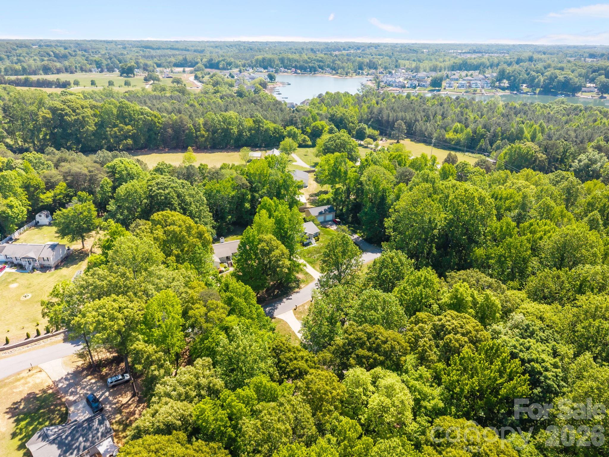 125 Mills Forest Lane — Mooresville