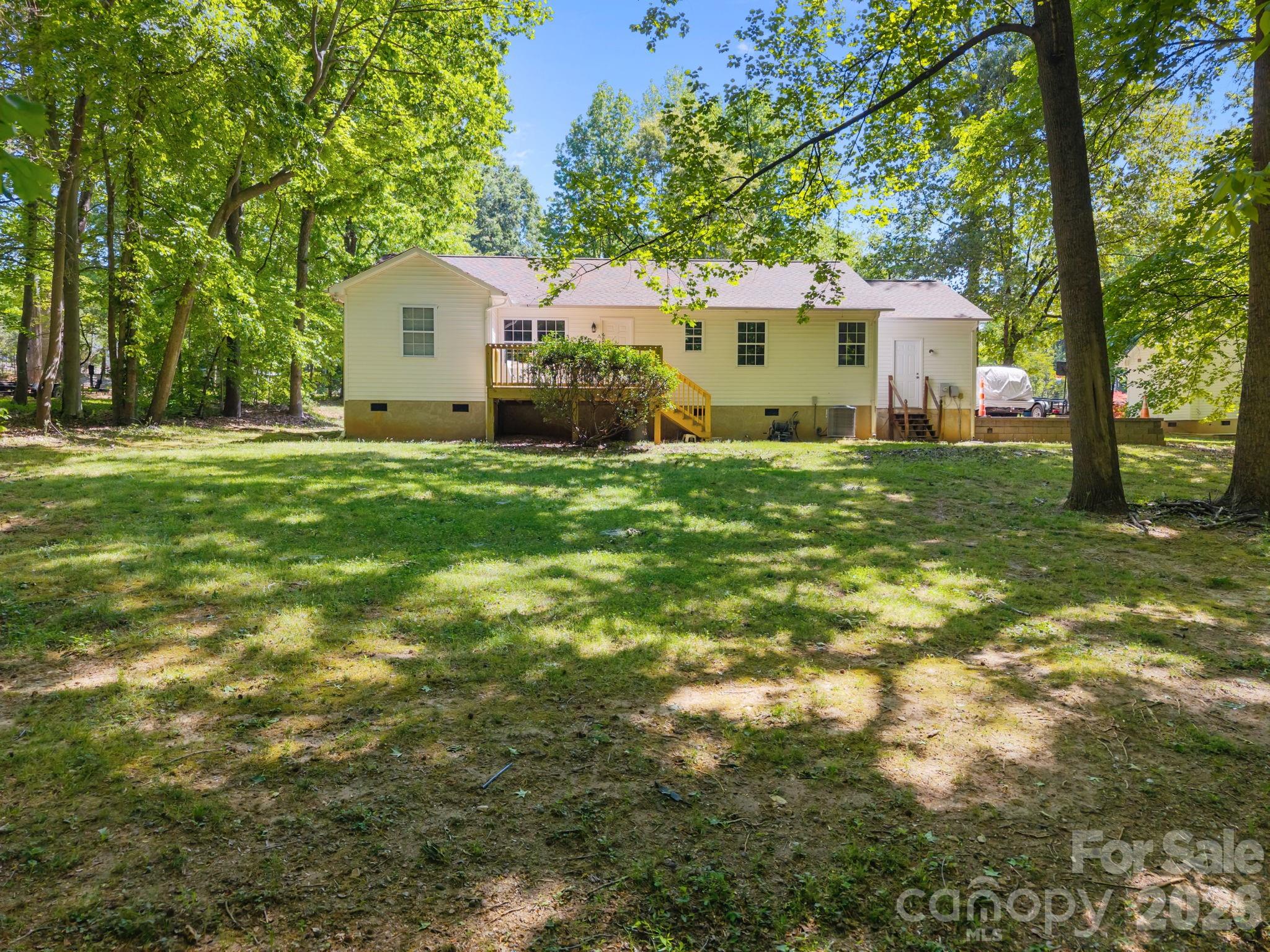 125 Mills Forest Lane — Mooresville