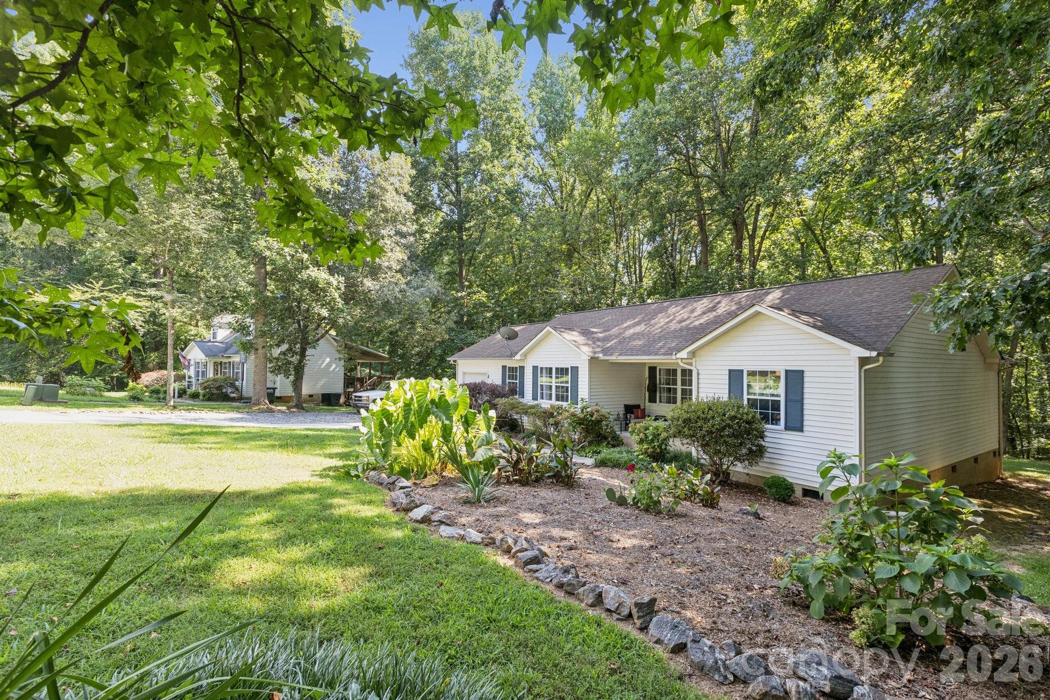 125 Mills Forest Lane — Mooresville