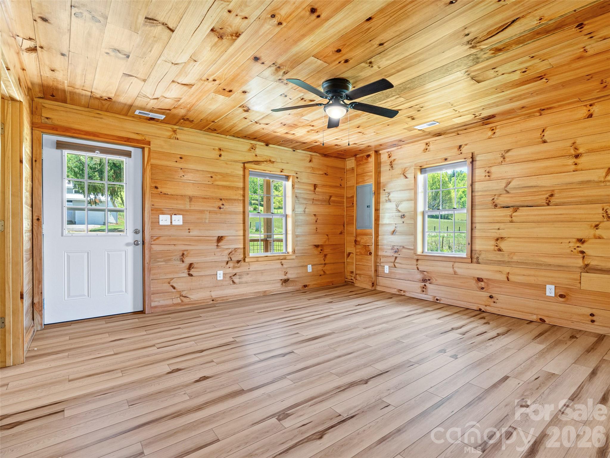 5881 US 23 Highway — Mars Hill