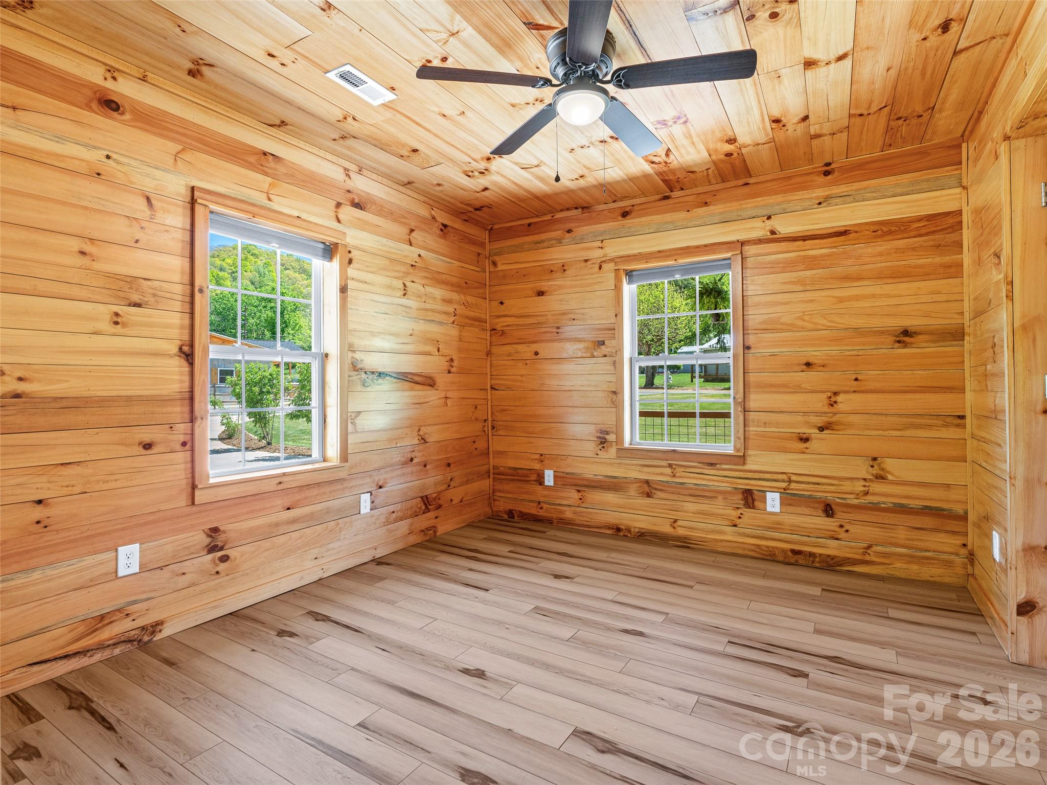 5881 US 23 Highway — Mars Hill