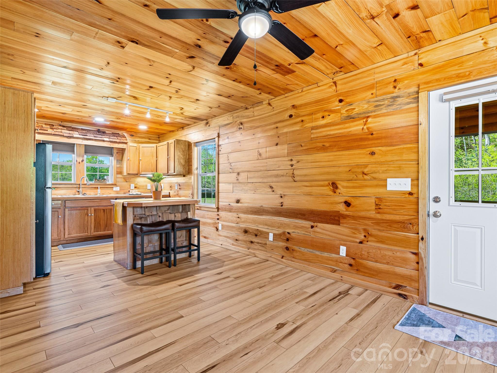 5881 US 23 Highway — Mars Hill