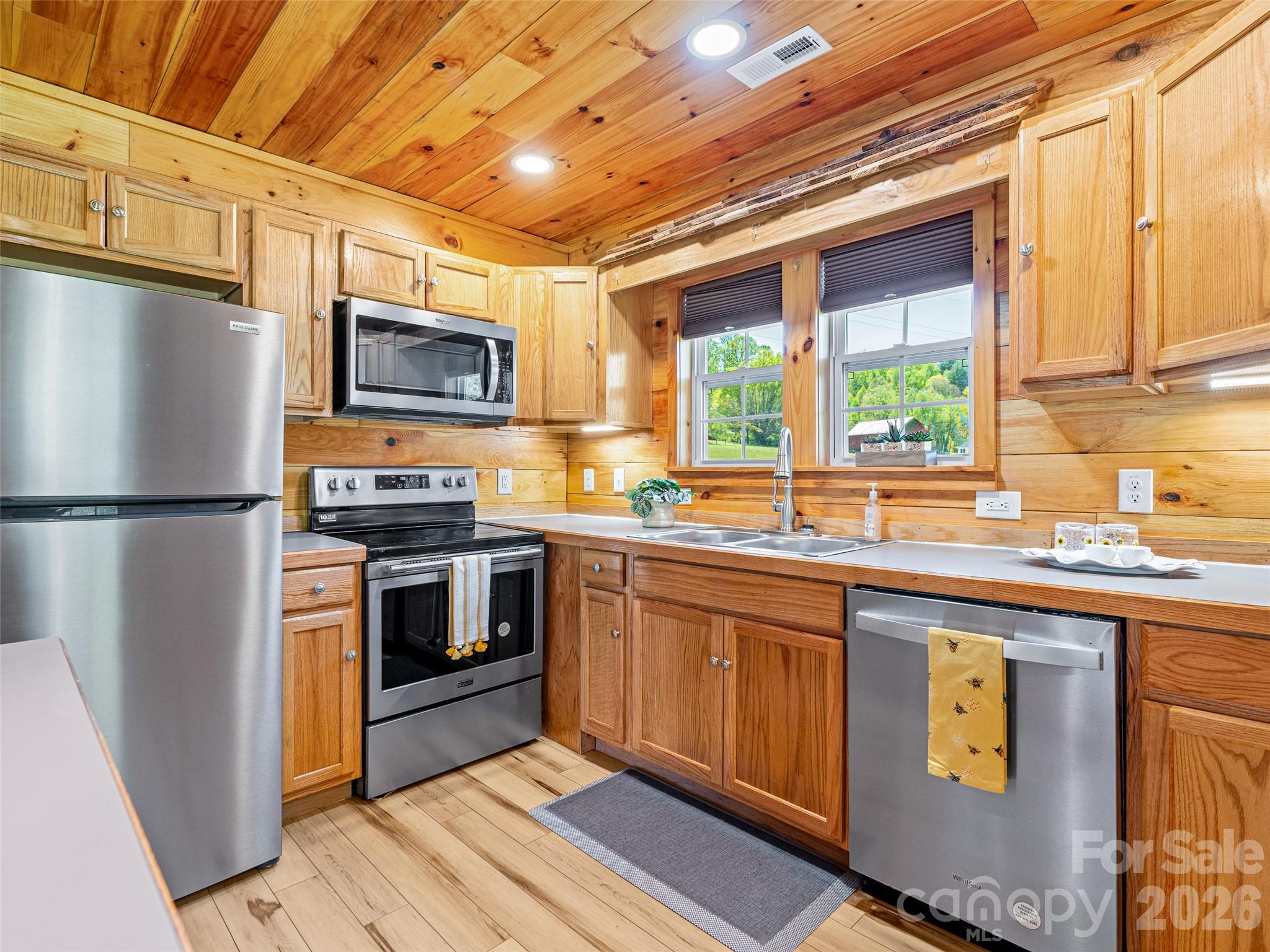 5881 US 23 Highway — Mars Hill