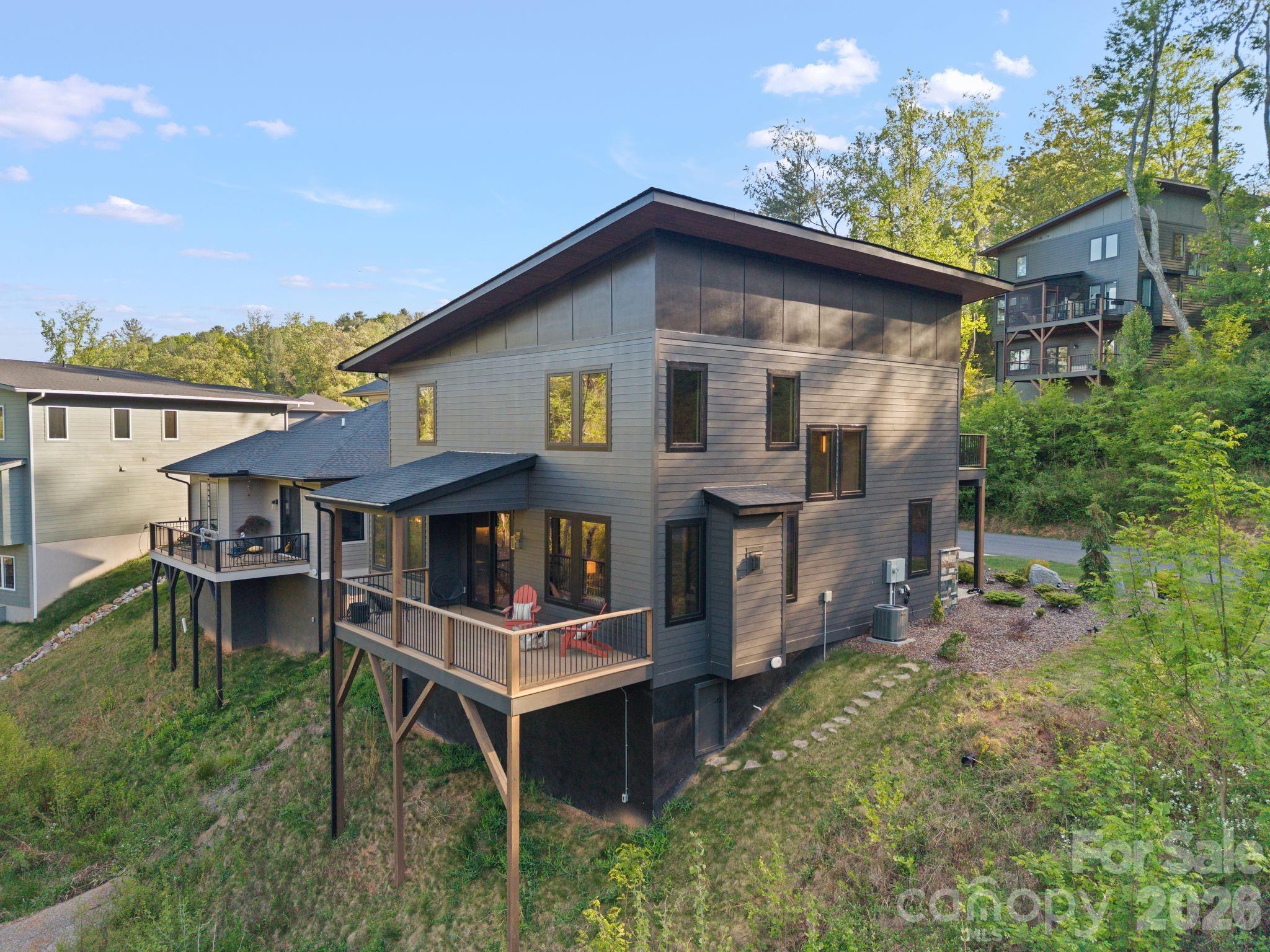 127 Rough Bark Trail — Asheville