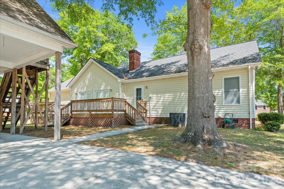 570 Coach Road — Cheraw