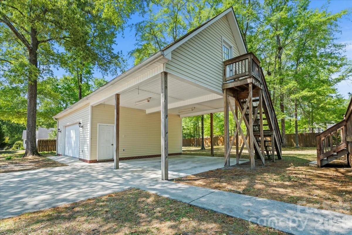 570 Coach Road — Cheraw