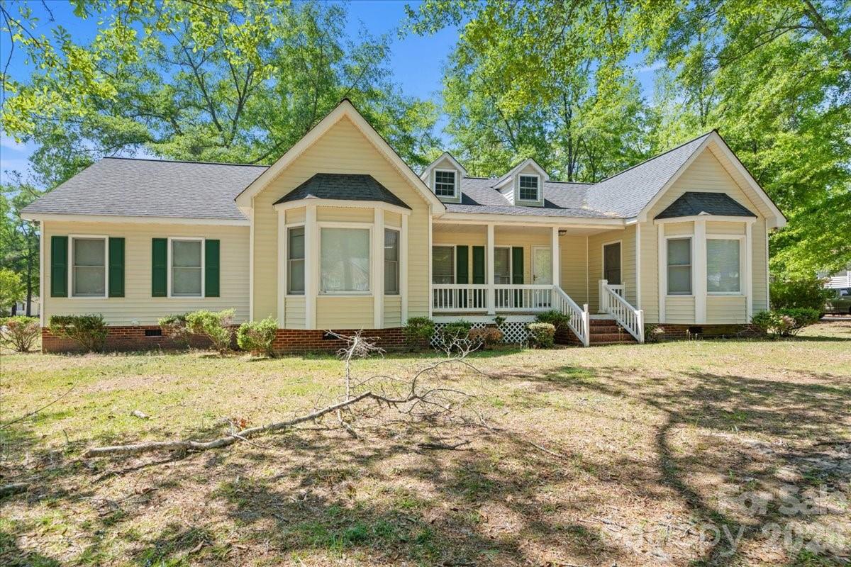 570 Coach Road — Cheraw
