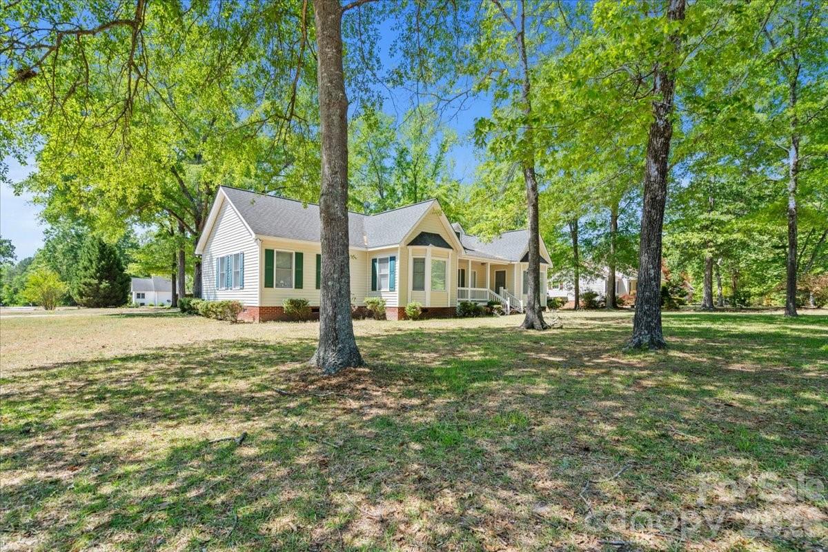 570 Coach Road — Cheraw