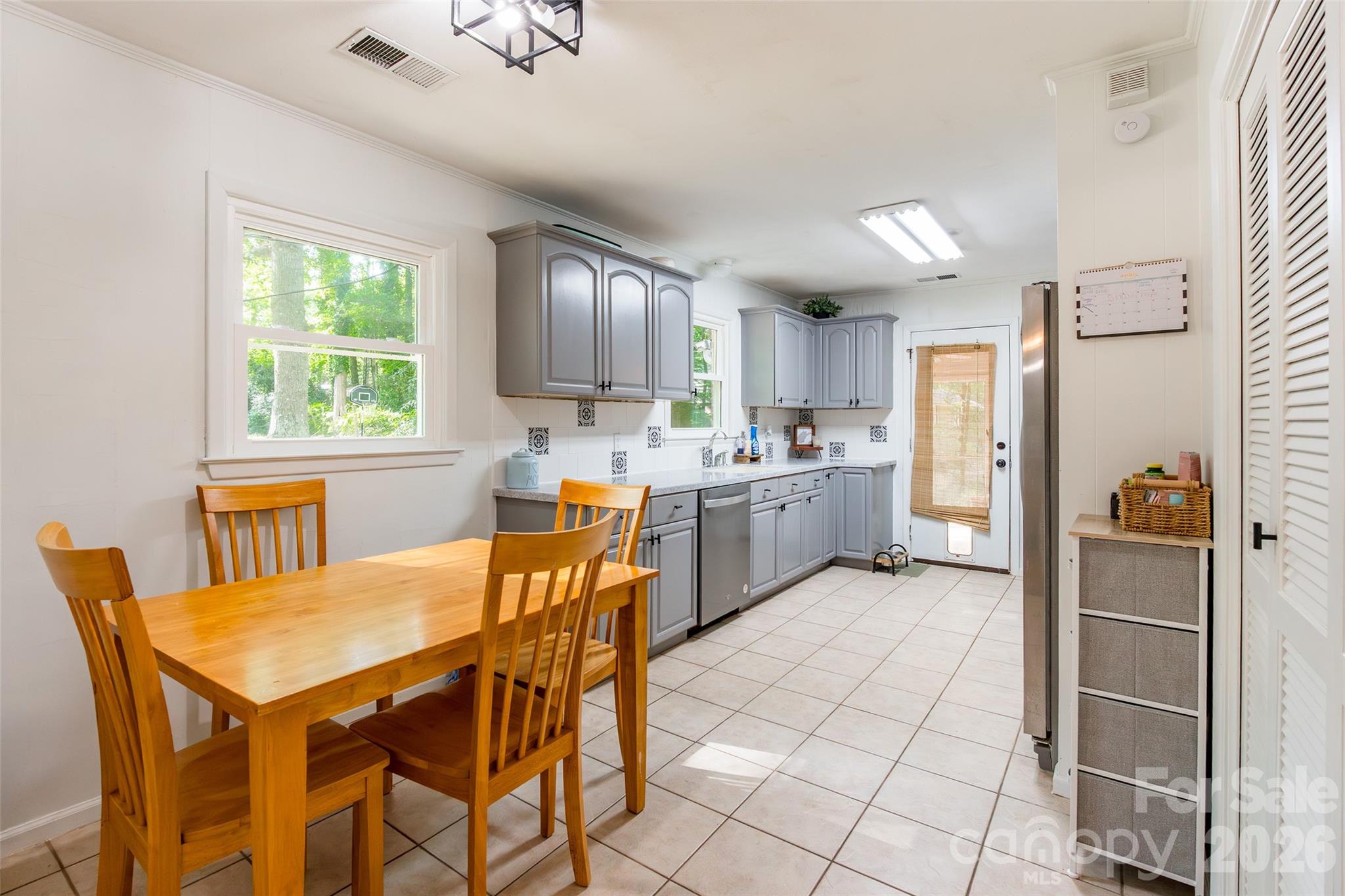 513 Mountainbrook Road — Lancaster