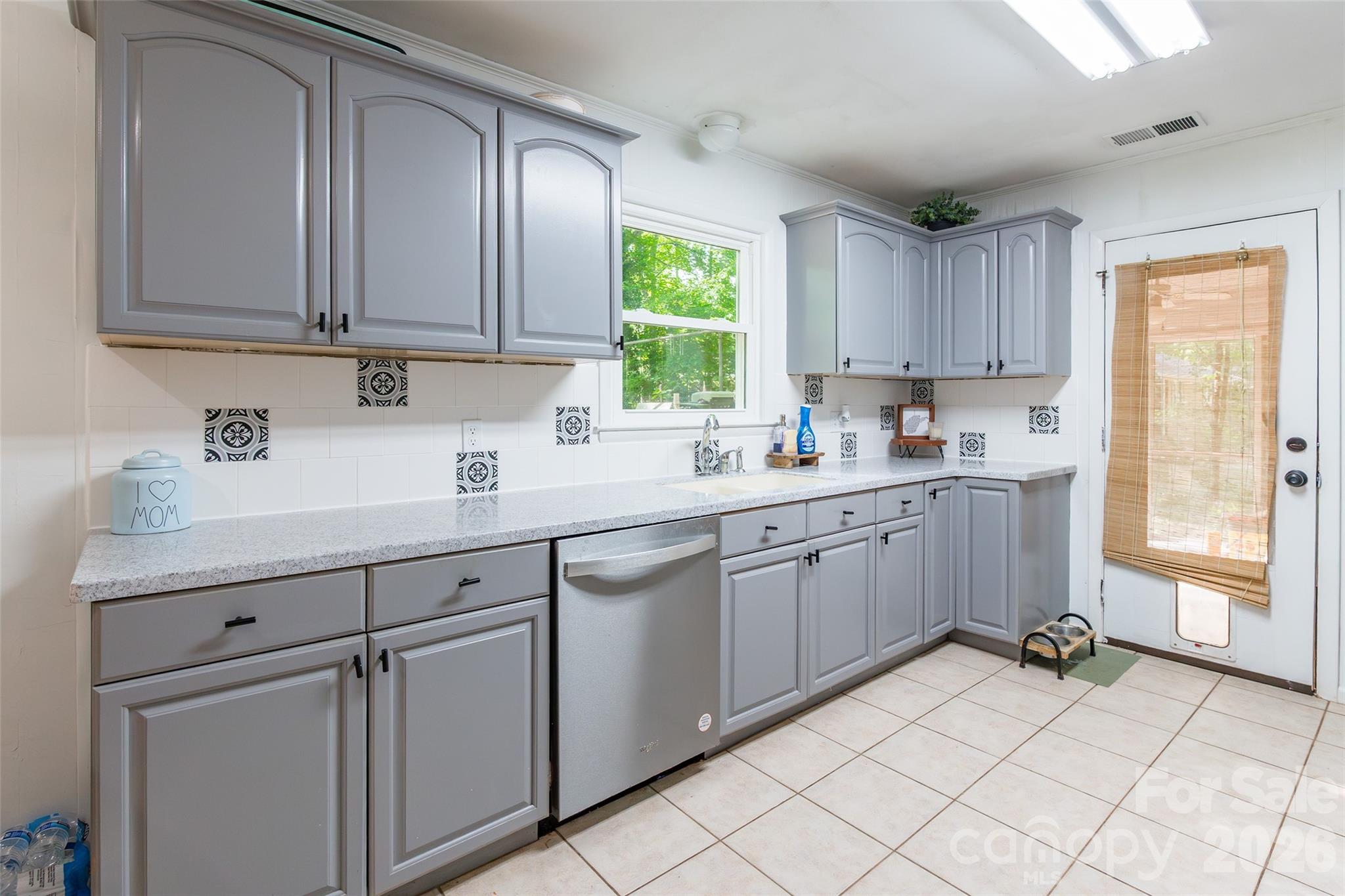 513 Mountainbrook Road — Lancaster