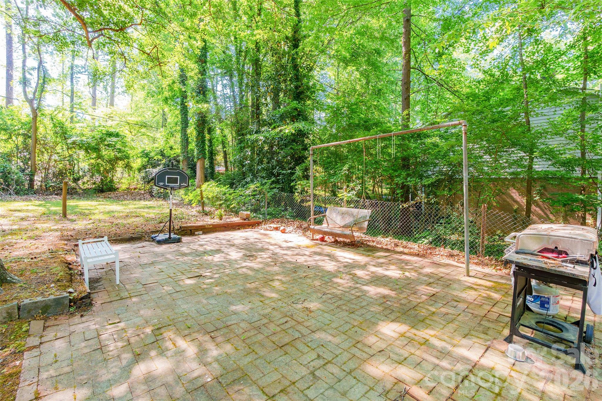 513 Mountainbrook Road — Lancaster