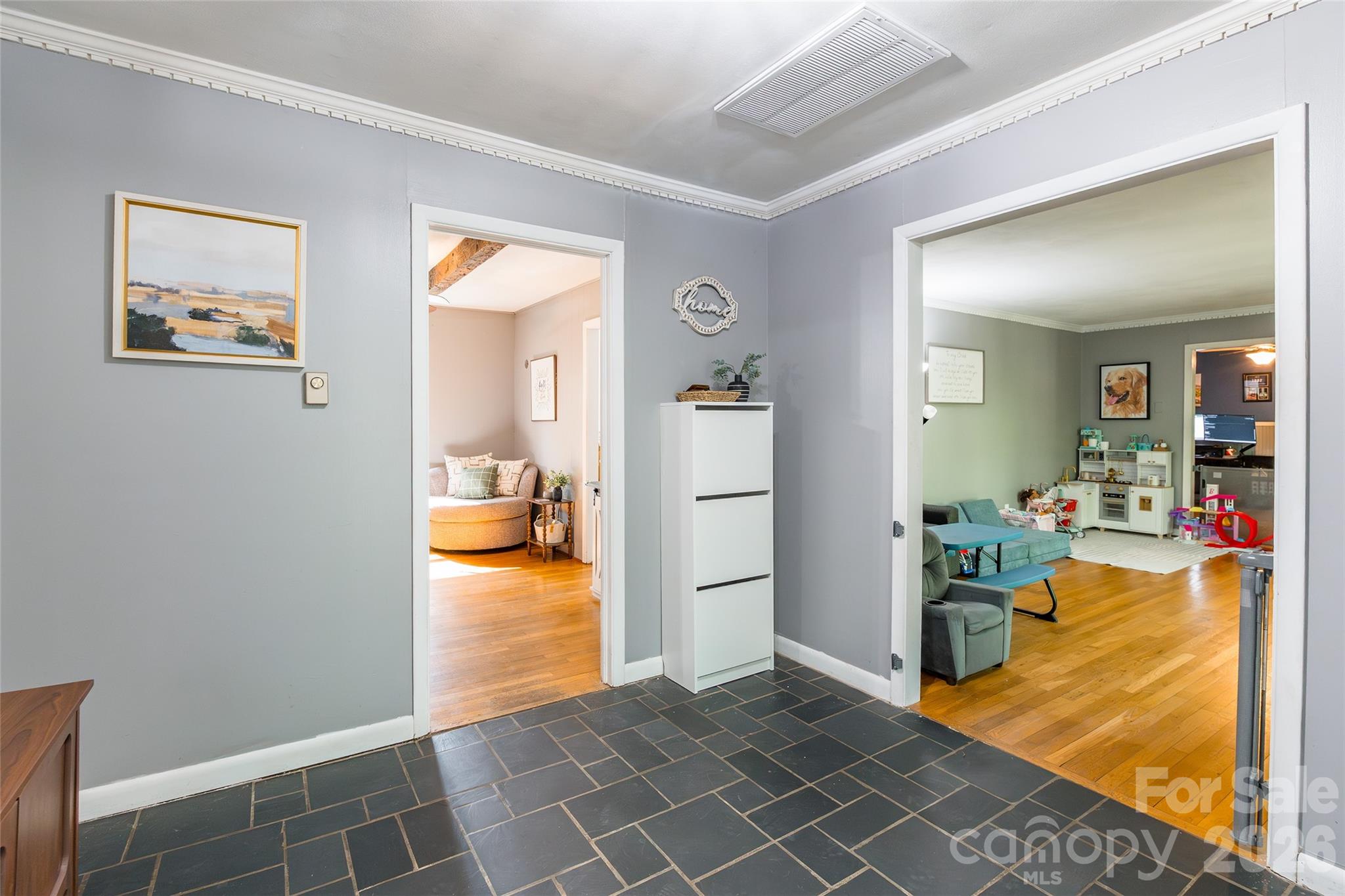 513 Mountainbrook Road — Lancaster