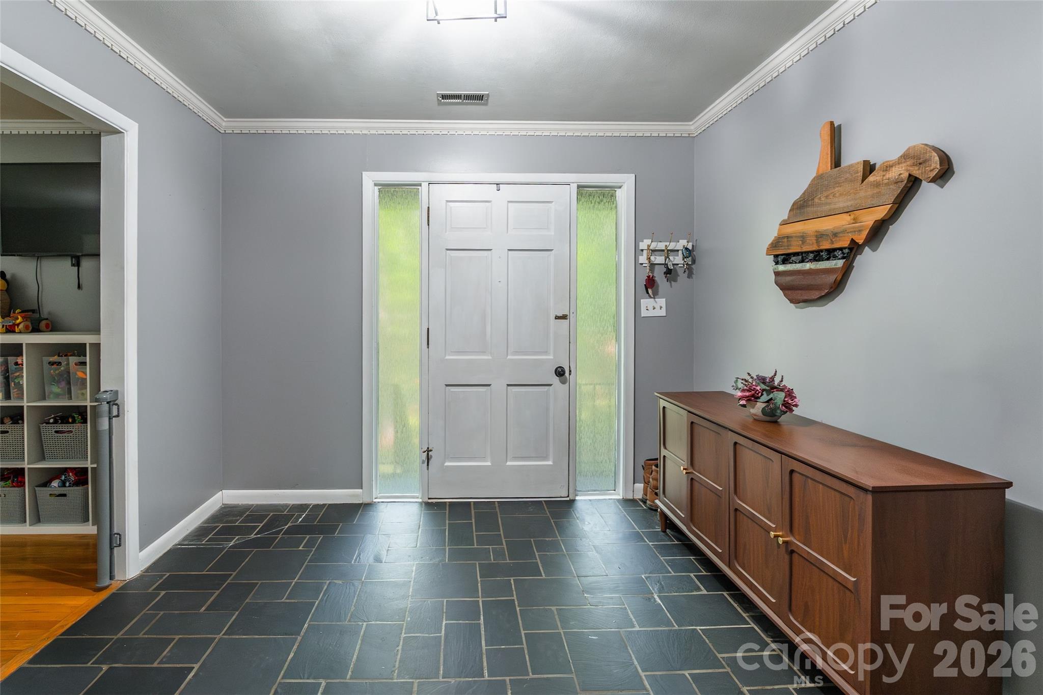 513 Mountainbrook Road — Lancaster