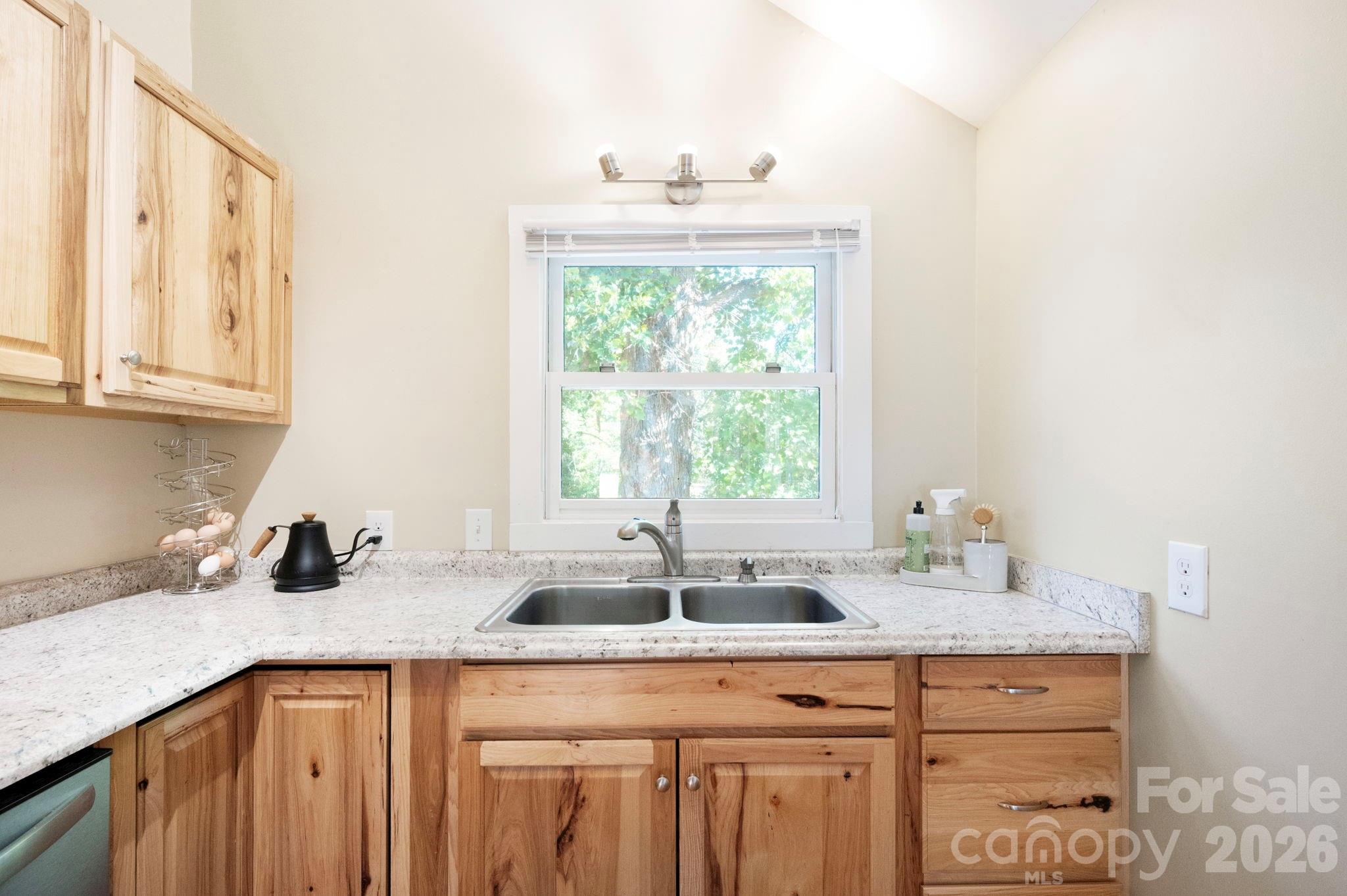 110 Le An Hurst Road — Asheville