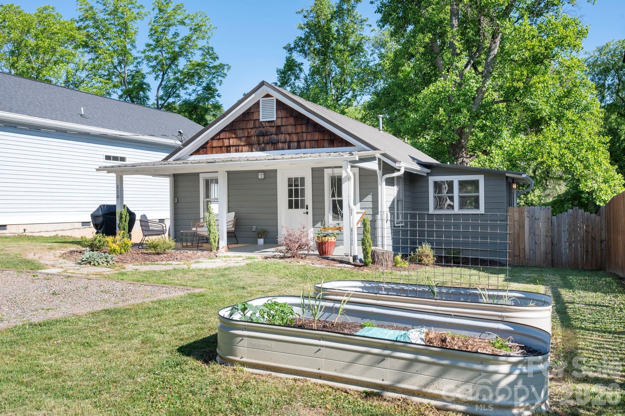 110 Le An Hurst Road — Asheville