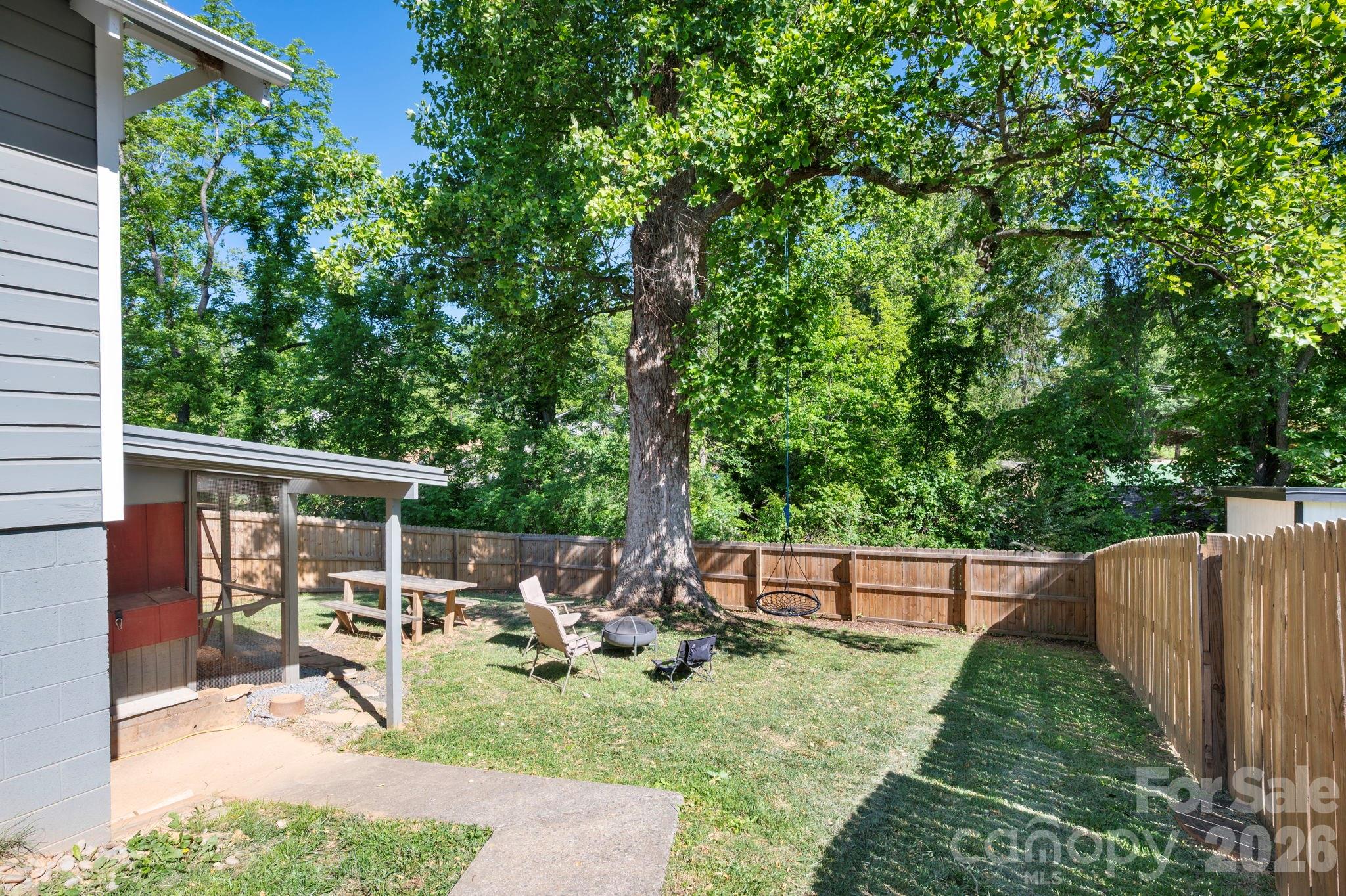 110 Le An Hurst Road — Asheville