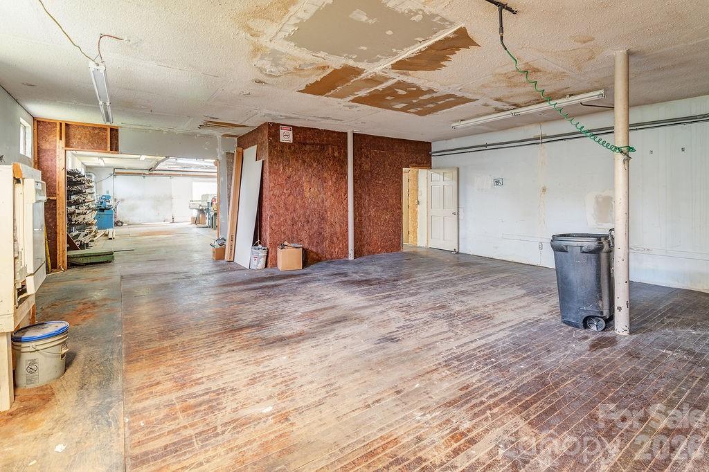 1100-1104 Montreat Road — Black Mountain