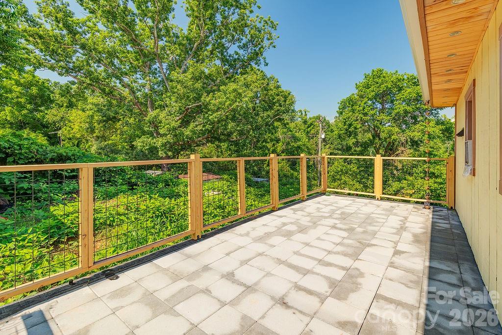 153 Vinewood Circle — Asheville