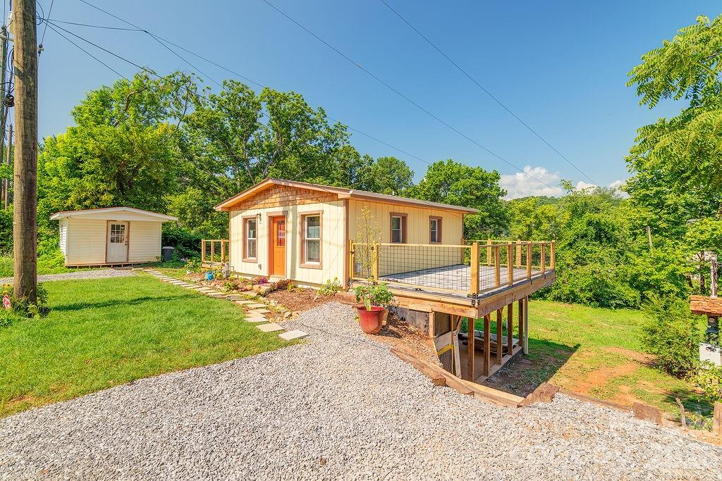 153 Vinewood Circle — Asheville