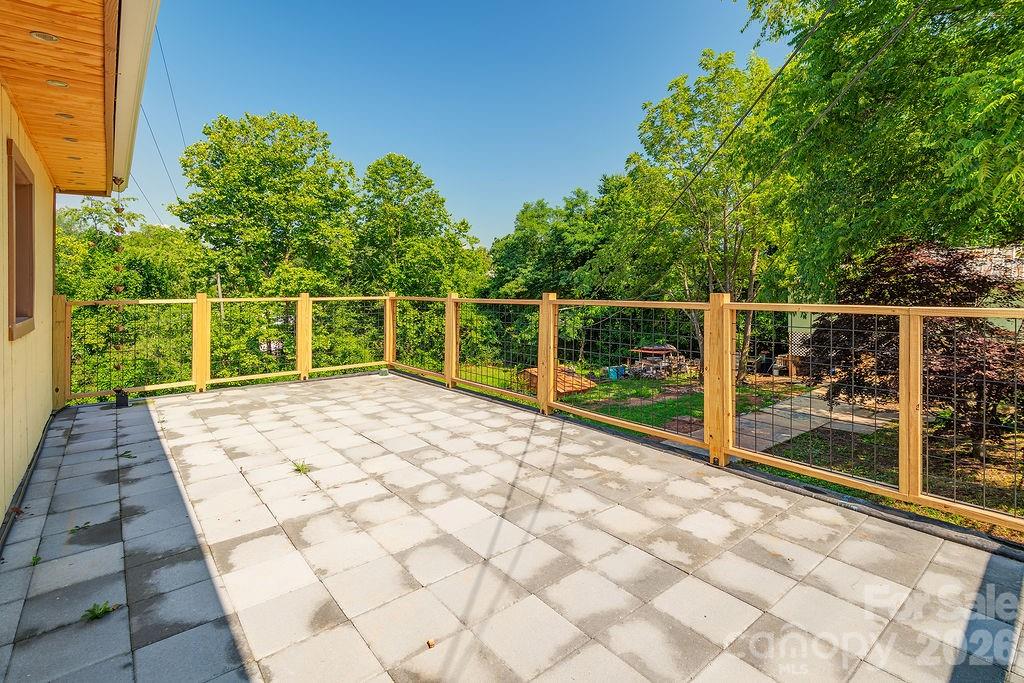153 Vinewood Circle — Asheville