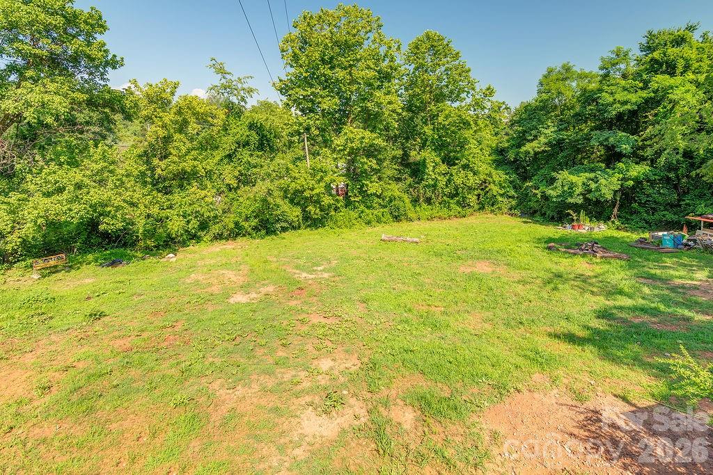 153 Vinewood Circle — Asheville