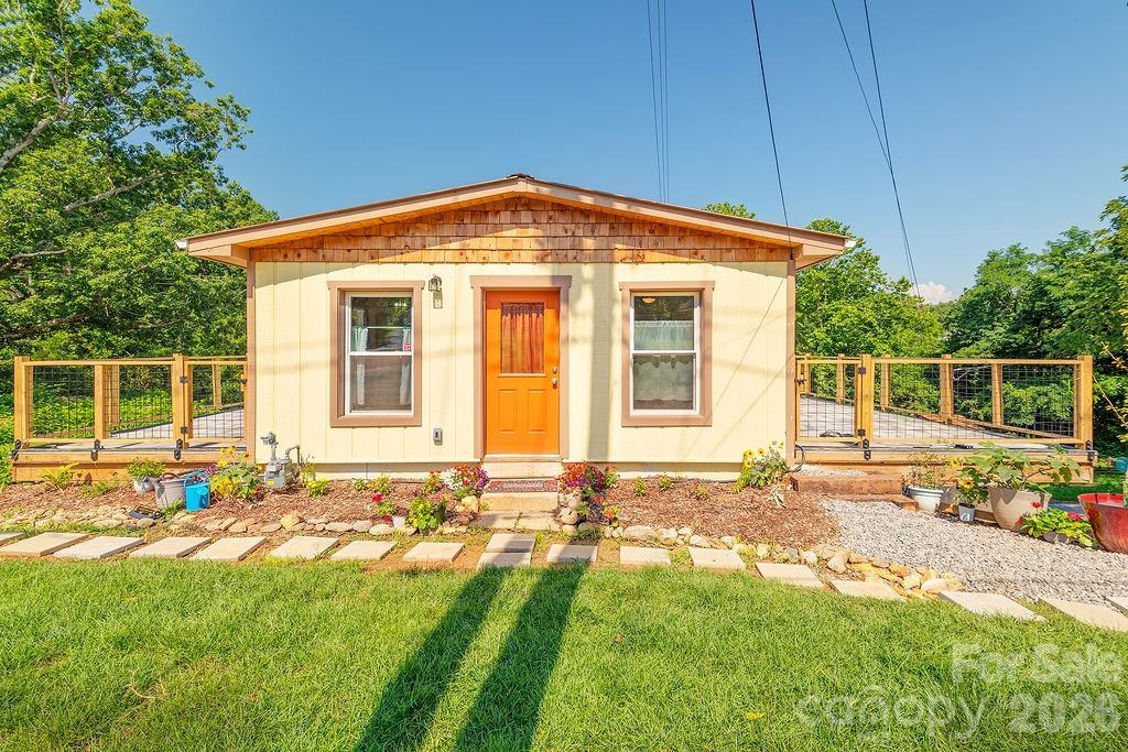 153 Vinewood Circle — Asheville