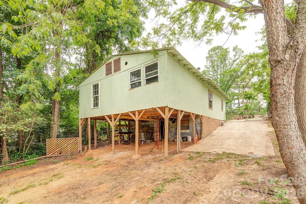153 Vinewood Circle — Asheville