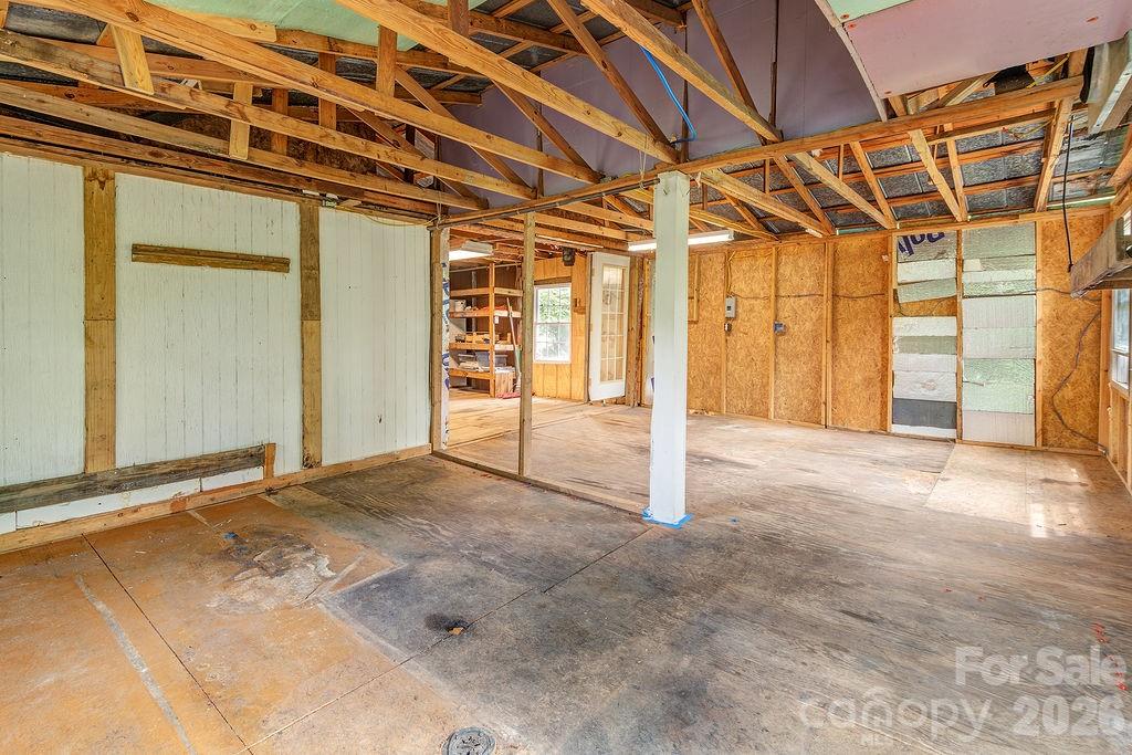 153 Vinewood Circle — Asheville