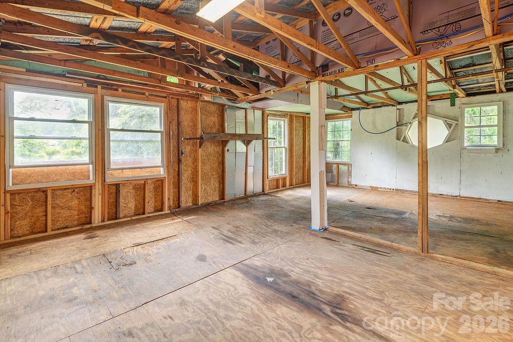 153 Vinewood Circle — Asheville