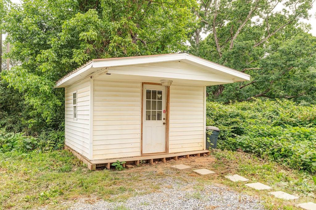 153 Vinewood Circle — Asheville