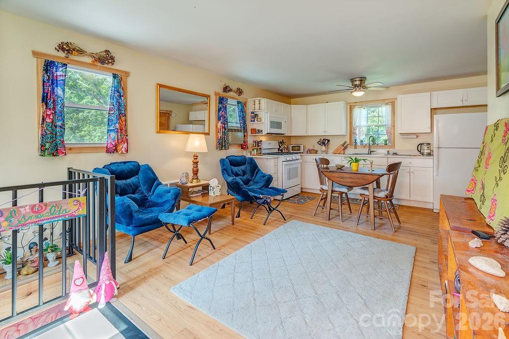 153 Vinewood Circle — Asheville