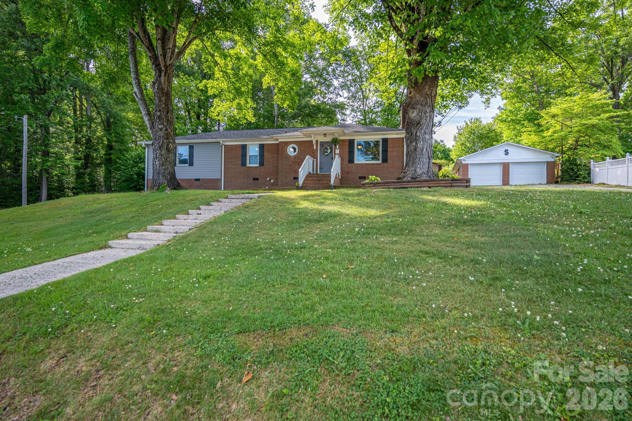 704 Dogwood Avenue — Lincolnton