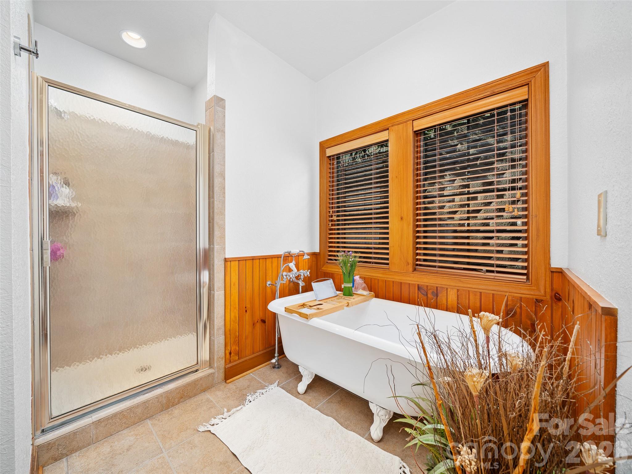 81 Creekside Way #F-101 — Burnsville