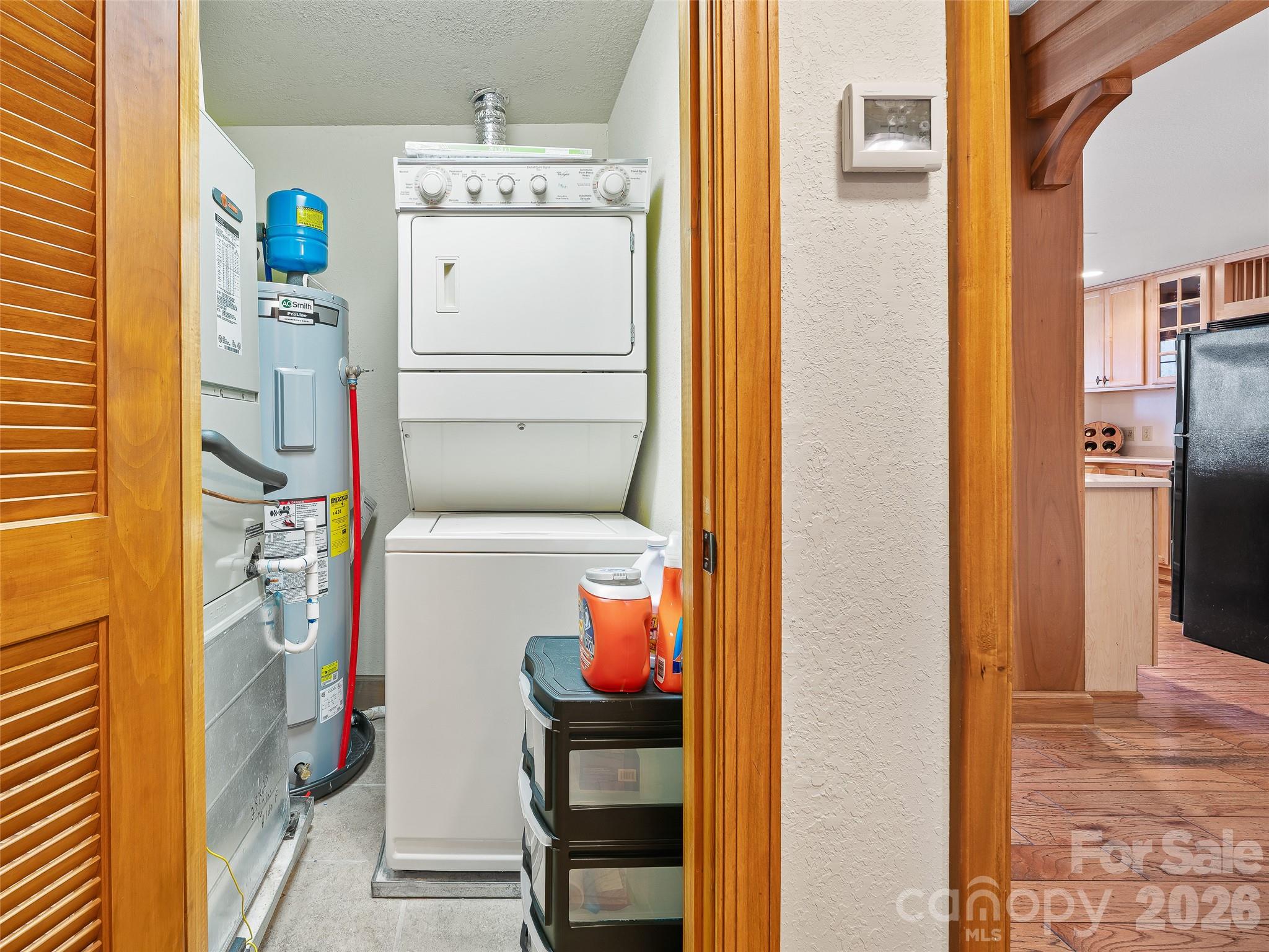 81 Creekside Way #F-101 — Burnsville