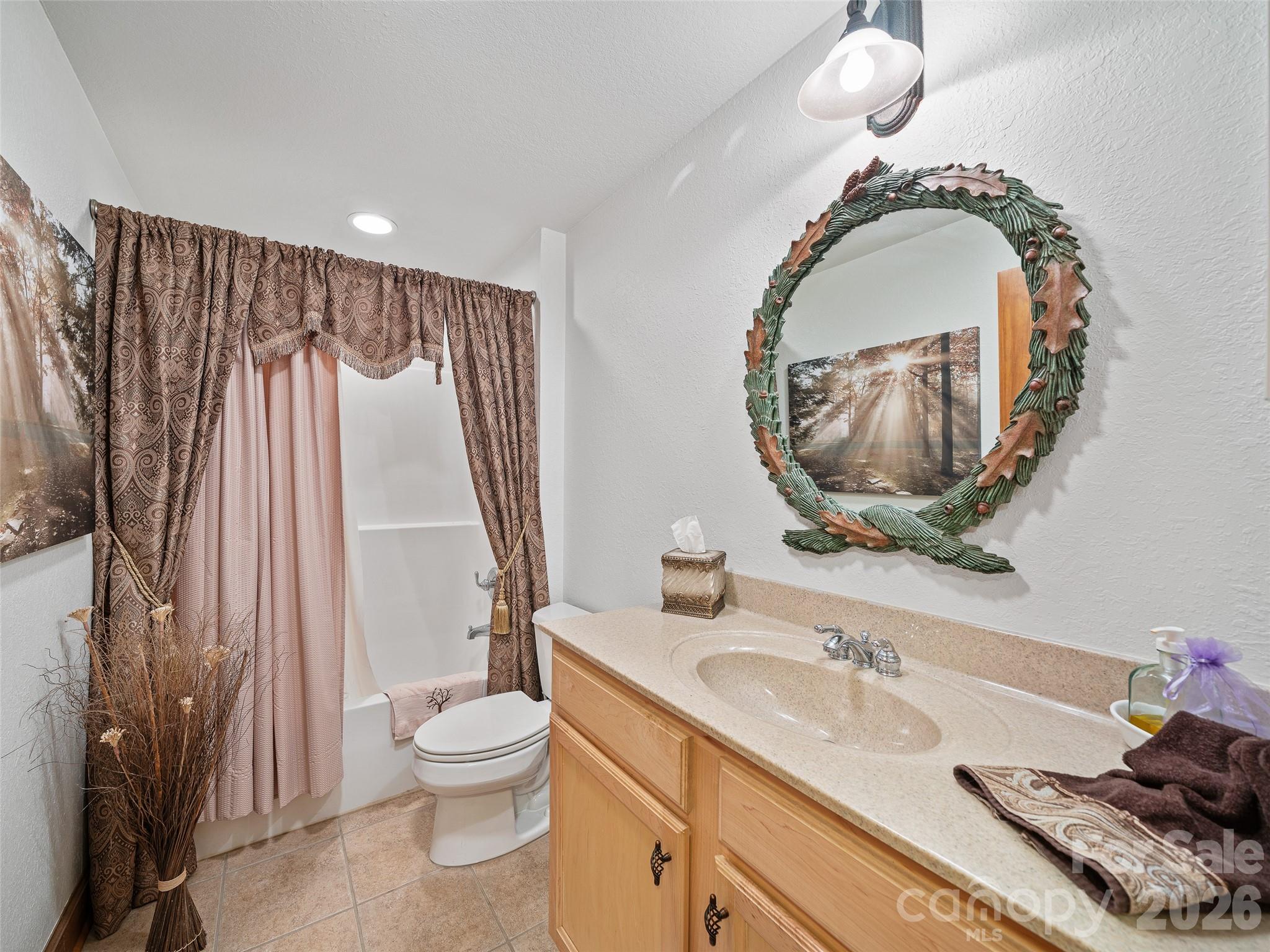 81 Creekside Way #F-101 — Burnsville