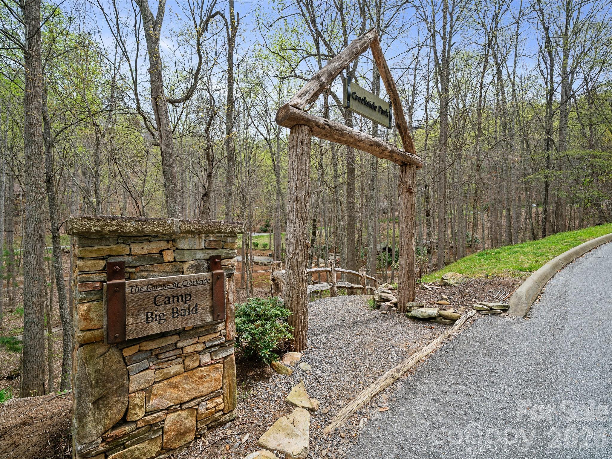 81 Creekside Way #F-101 — Burnsville